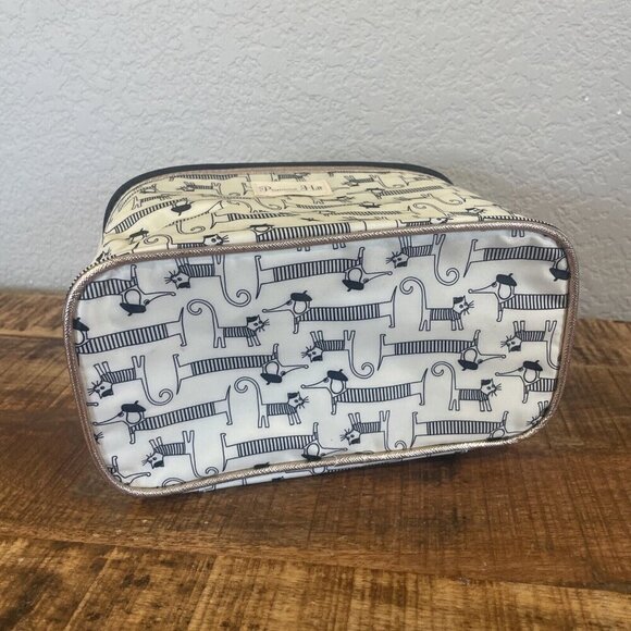 Primrose Hill London Cosmetic Makeup Travel Bag Zipper Dogs Cats Paris Travel - Picture 10 of 11